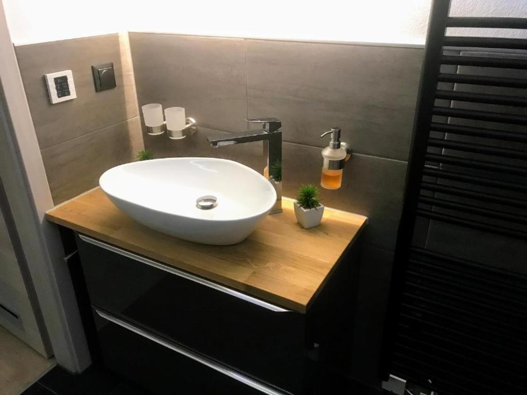 Salzhausblick Business Apartments - Zentrale Lage Am Salzhaus - Mwst-Rechnung Verfuegbar ซิทเทา ภายนอก รูปภาพ